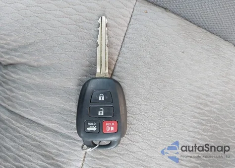 2017 Toyota Corolla Le z USA, uszkodzony, nr VIN 2T1BURHEXHC822212